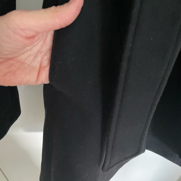 Black car coat; laundry by Shelli Segal. Size 8, excellent condition. - Picture 8 of 11